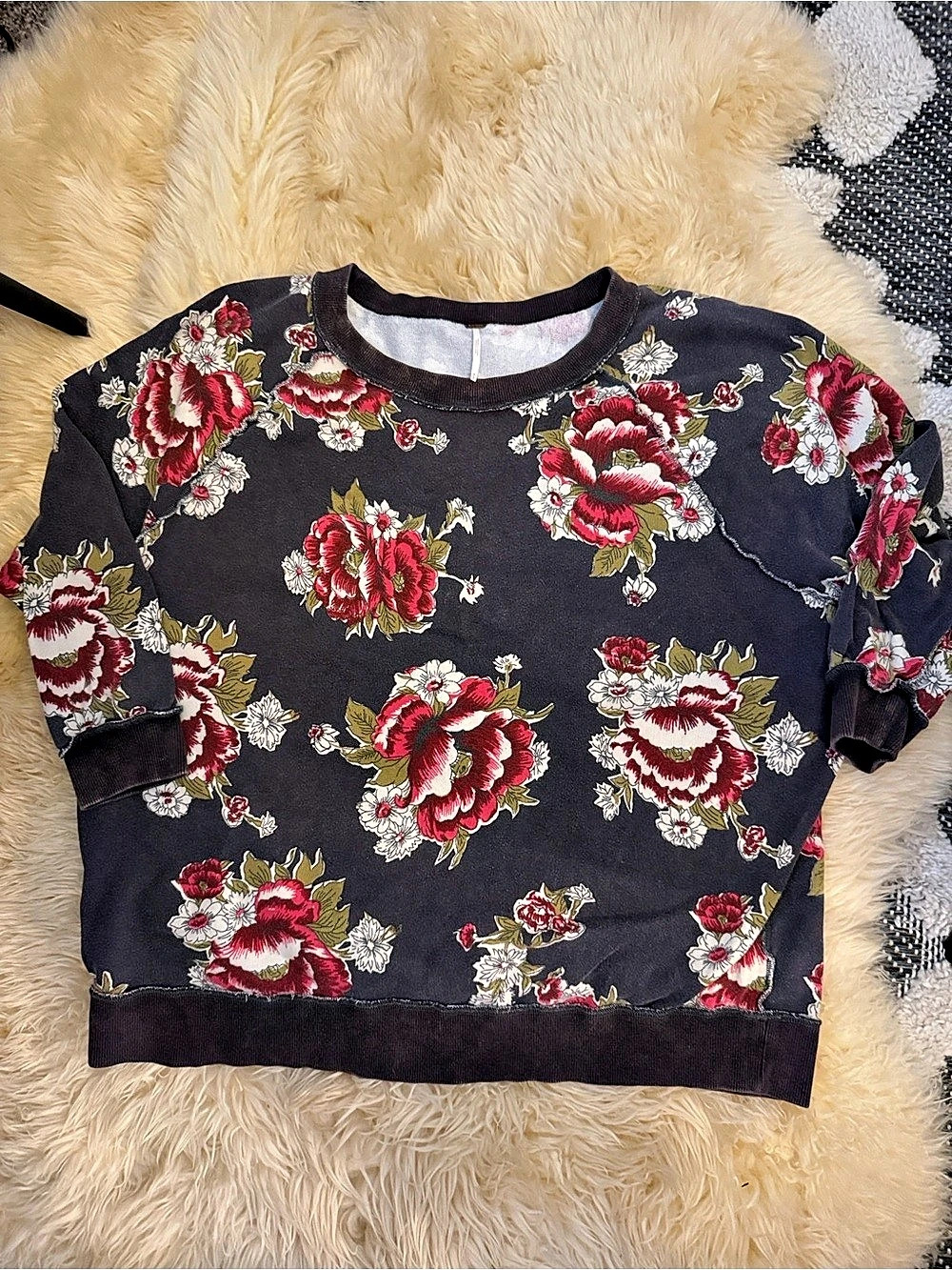 Free People Gaia Sweatshirt Floral Print Sweatshirt in Black & Red Like New